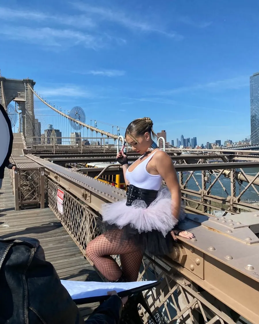 Virgínia Fonseca, cliente da W7 Transfer, na Ponte do Brooklyn