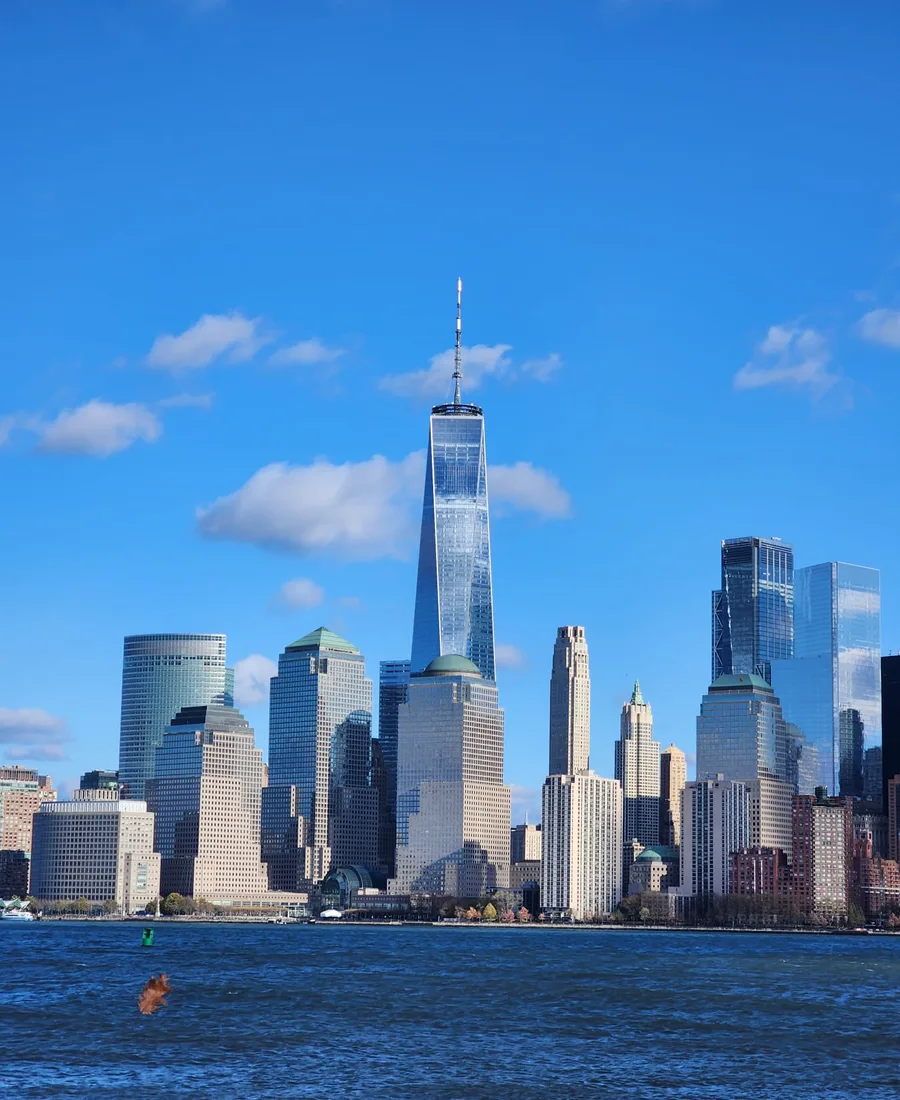 Skyline de Manhattan vista do rio Hudson